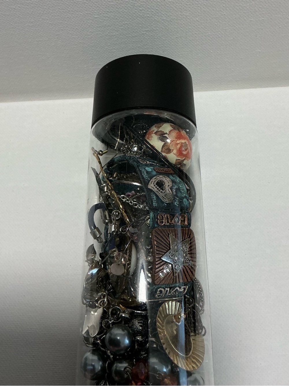 Clear Jewelry Tube Filled with 25 Mixed Costume Jewelry Multicolor Items. - Picture 12 of 15